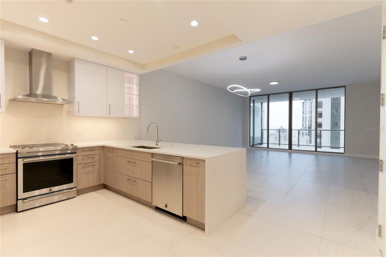 275 1st Avenue S, Unit 1504, Saint Petersburg, FL 33701 Photo
