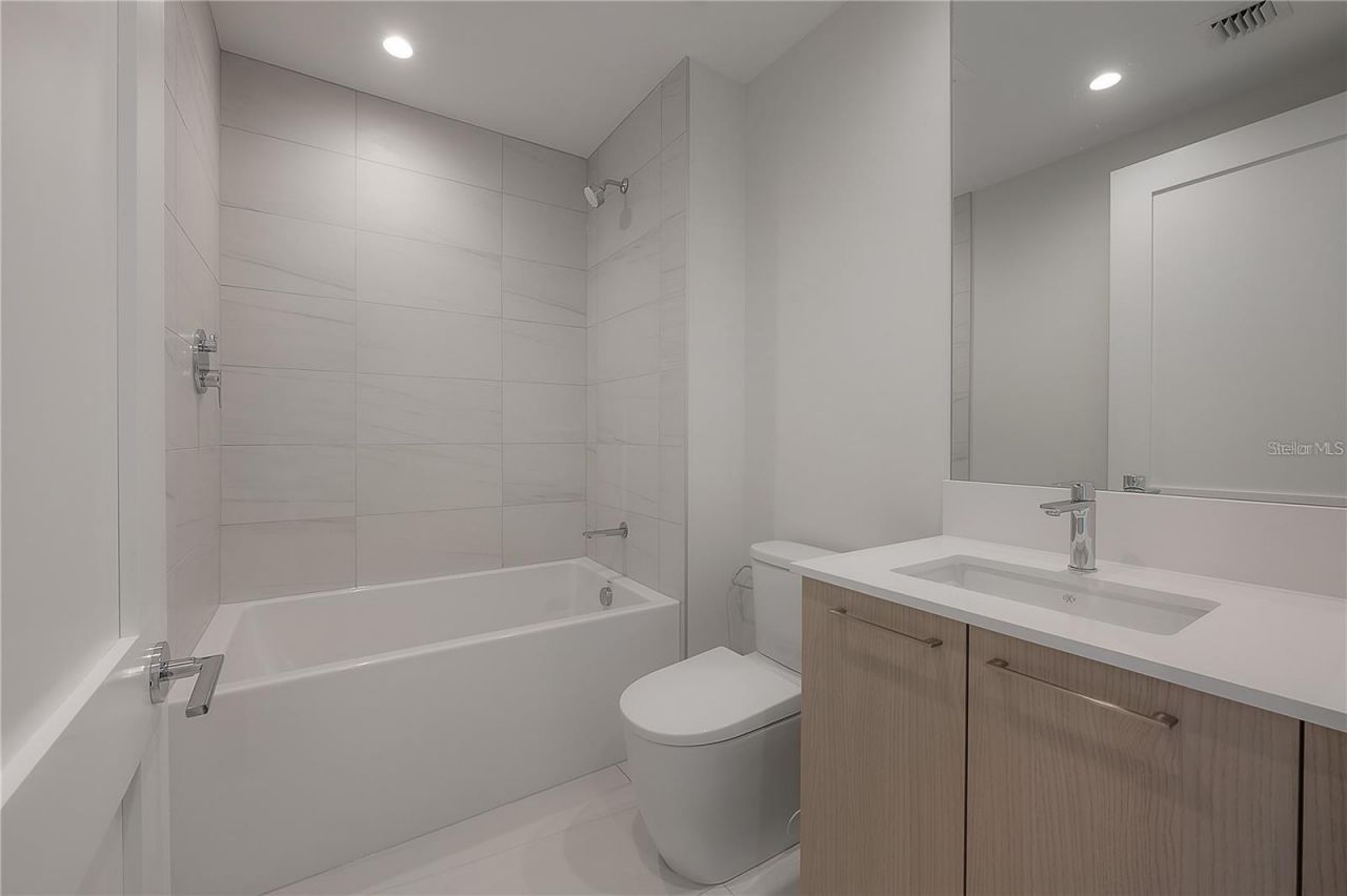 275 1st Avenue S, Unit 1504, Saint Petersburg, FL 33701 Photo