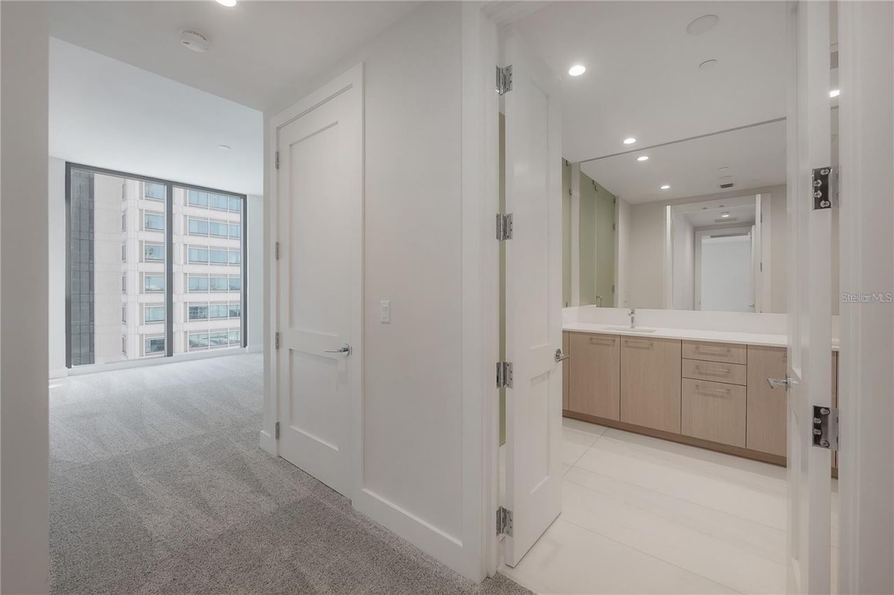 275 1st Avenue S, Unit 1504, Saint Petersburg, FL 33701 Photo