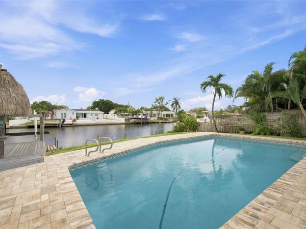 101 92ND AVENUE N, ST PETERSBURG, FL 33702