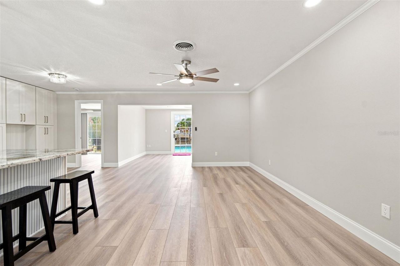 101 92nd Avenue N, Saint Petersburg, FL 33702 Photo