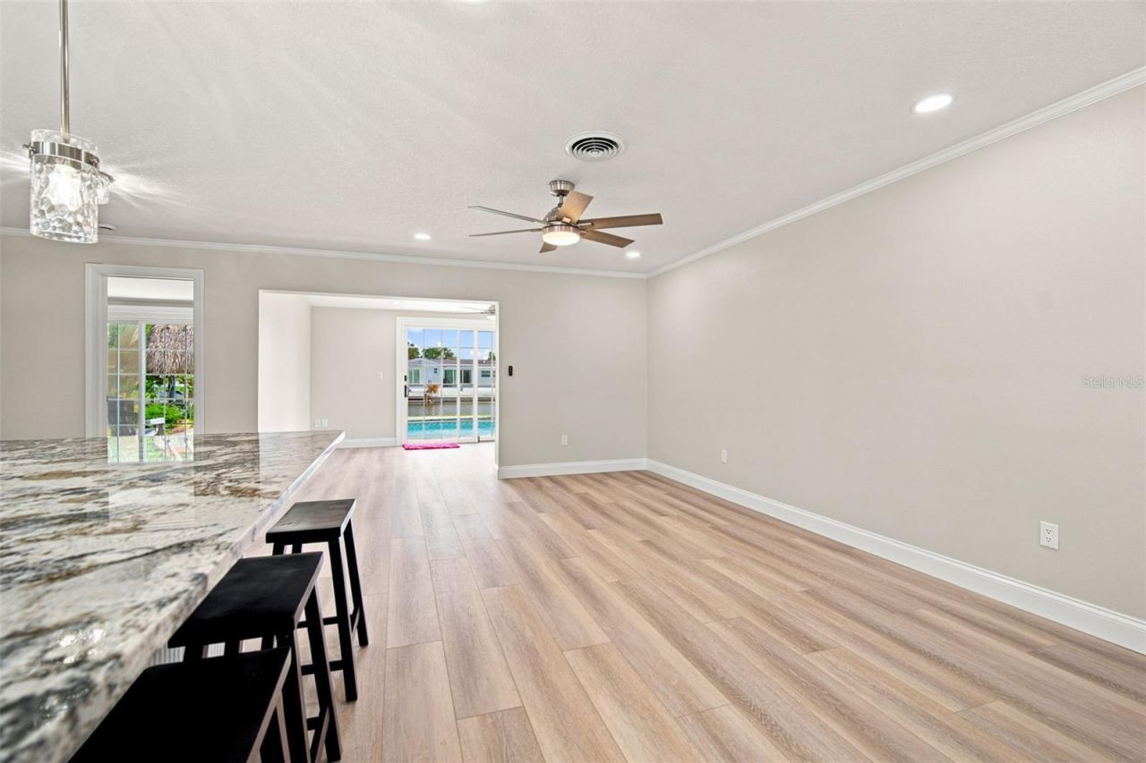 101 92nd Avenue N, Saint Petersburg, FL 33702 Photo