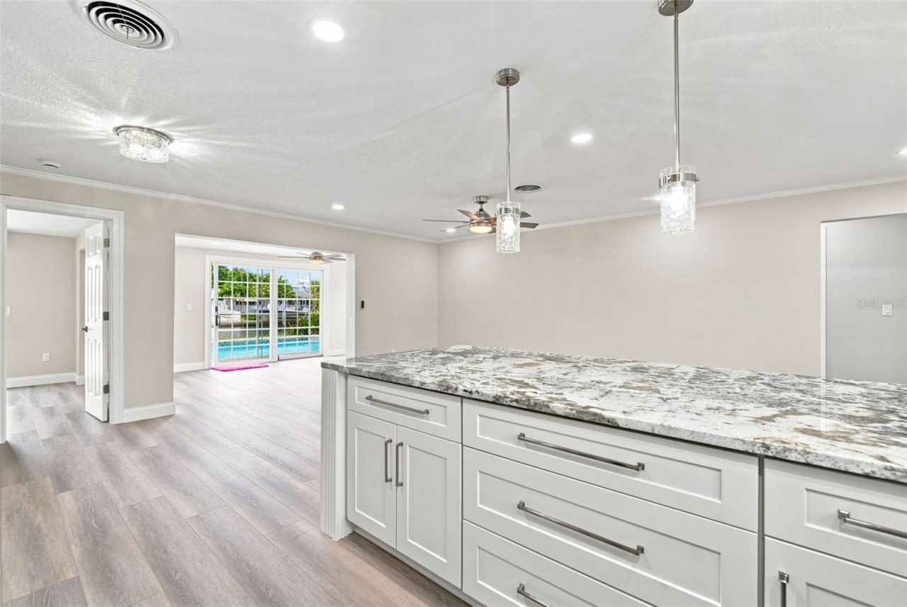 101 92nd Avenue N, Saint Petersburg, FL 33702 Photo