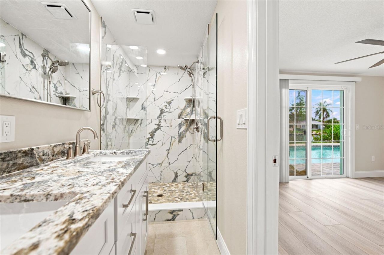 101 92nd Avenue N, Saint Petersburg, FL 33702 Photo