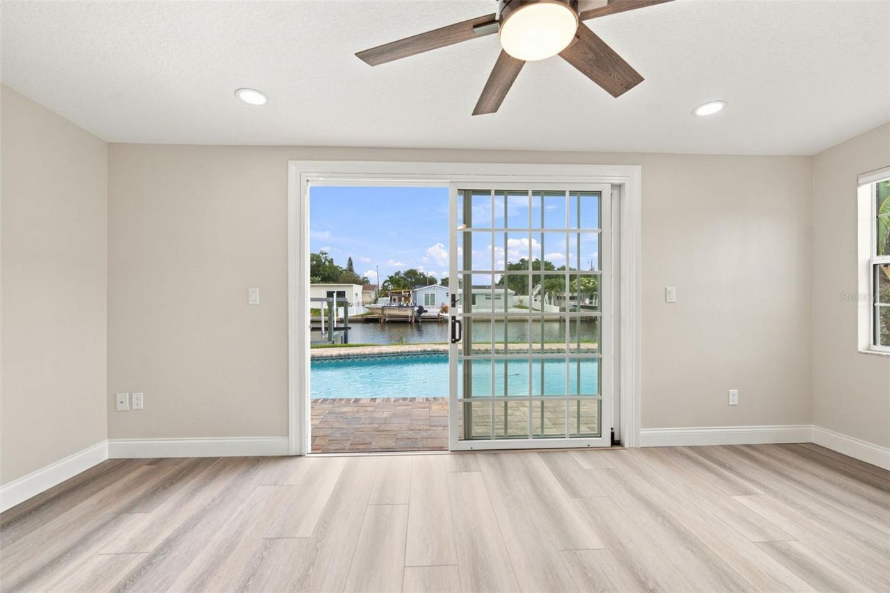 101 92nd Avenue N, Saint Petersburg, FL 33702 Photo