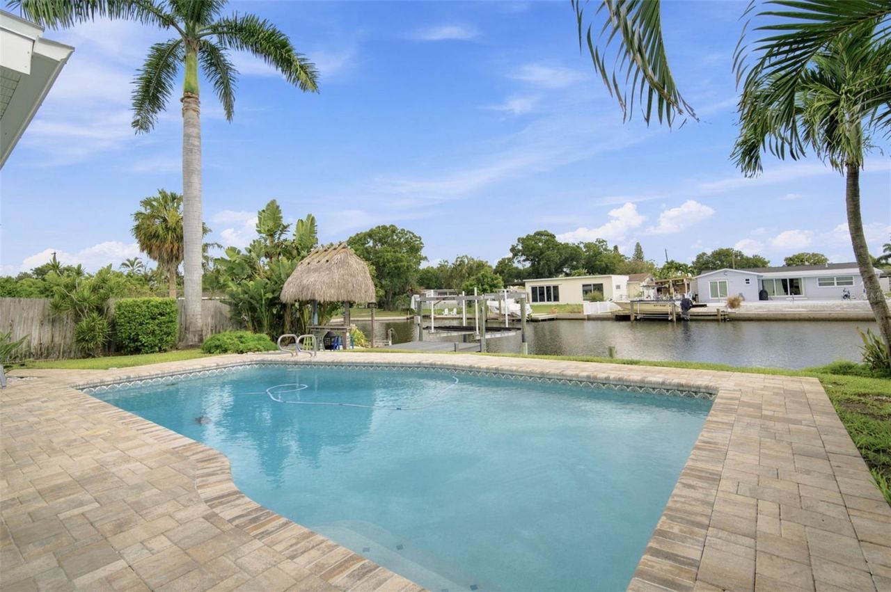 101 92nd Avenue N, Saint Petersburg, FL 33702 Photo