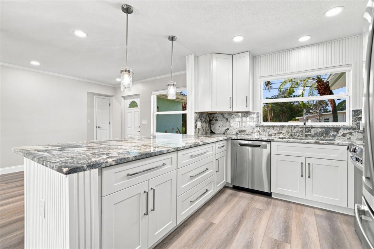 101 92nd Avenue N, Saint Petersburg, FL 33702 Photo