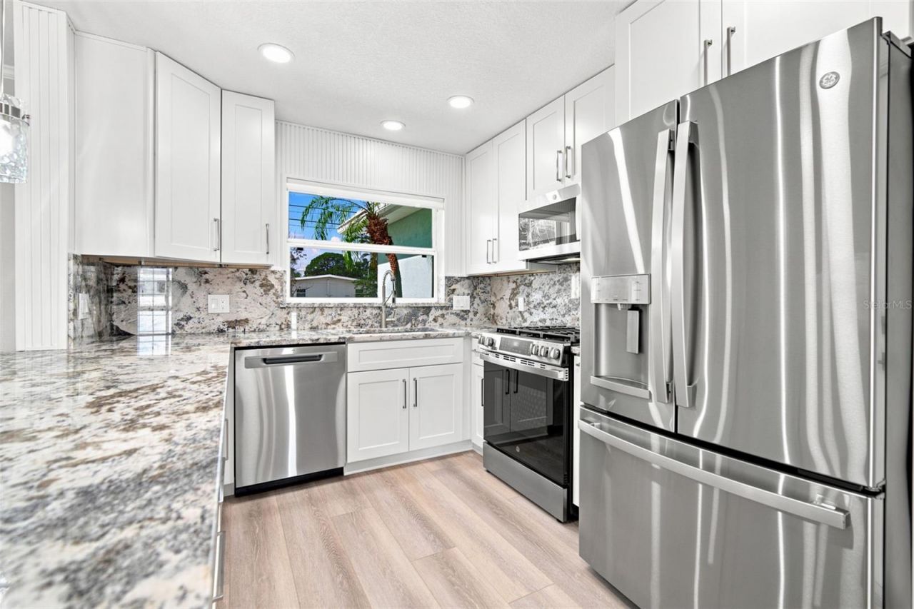 101 92nd Avenue N, Saint Petersburg, FL 33702 Photo
