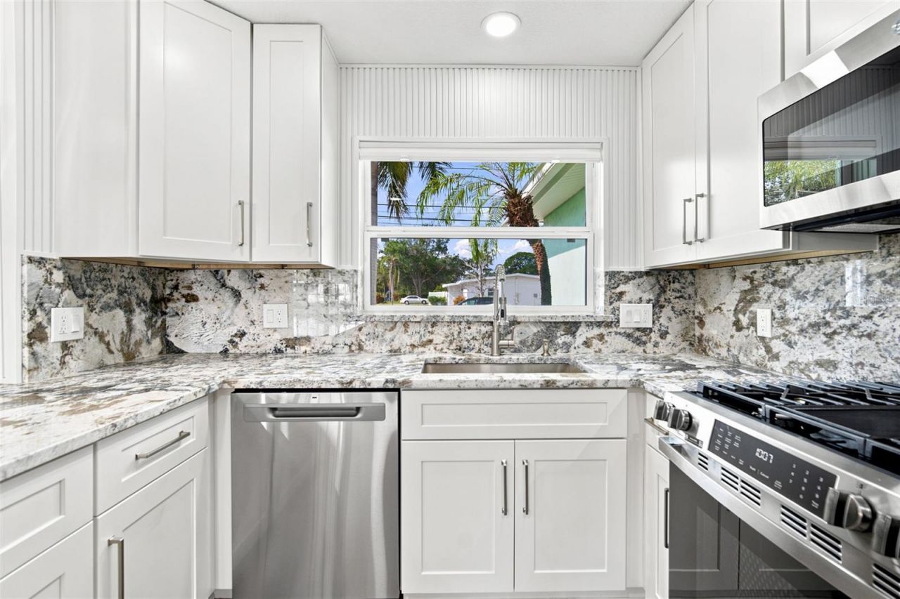 101 92nd Avenue N, Saint Petersburg, FL 33702 Photo