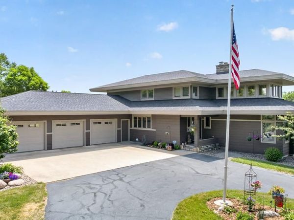 5185 Meadow Crossing Road SW, Rochester, MN 55902