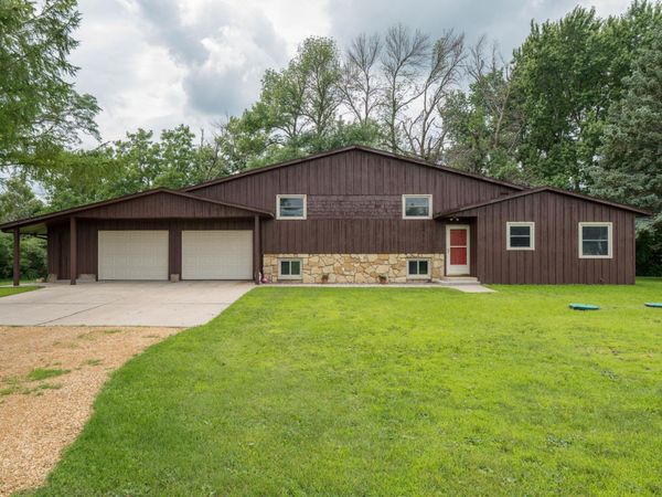 56977 142nd Street , Mapleton, MN 56065