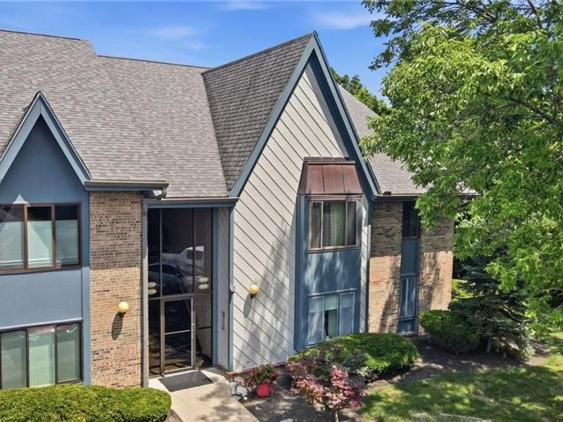 1933 Washington South Drive, Washington Township, OH 45458 Photo 1