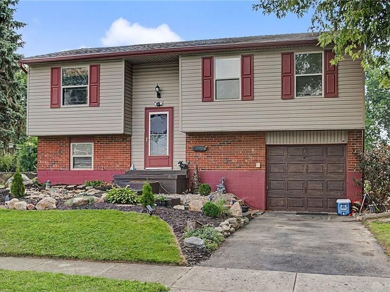 137 Lightner Lane, Englewood, OH 45322 Photo 2