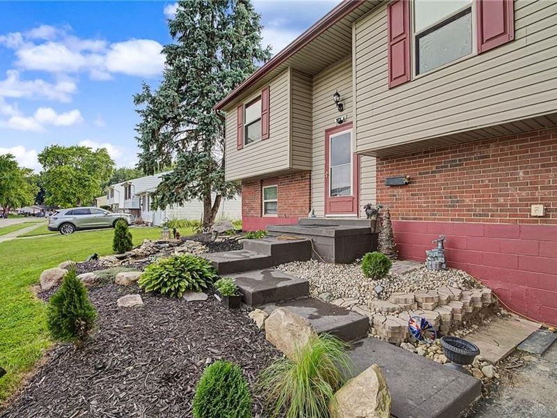 137 Lightner Lane, Englewood, OH 45322 Photo 4