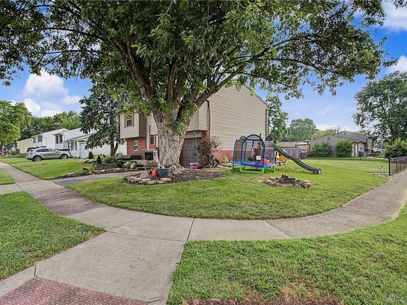 137 Lightner Lane, Englewood, OH 45322 Photo 5