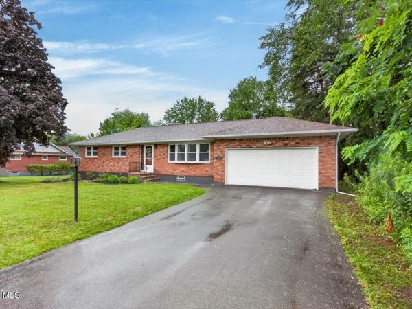 3966 Consaul Road, Schenectady, NY 12304