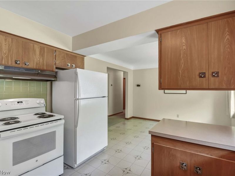 4512 Sheraton Drive, Parma, OH 44134 Photo 4
