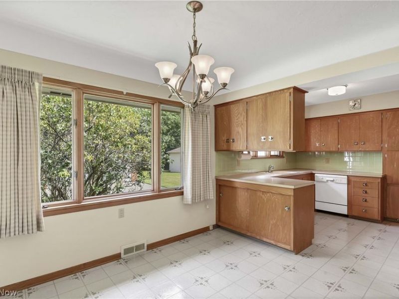 4512 Sheraton Drive, Parma, OH 44134 Photo 7