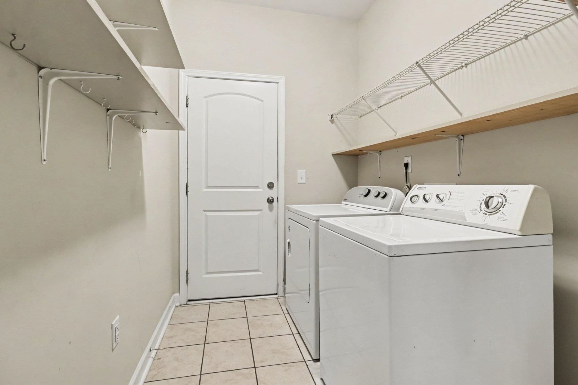 2708 Desert Rose St. Photo 23
