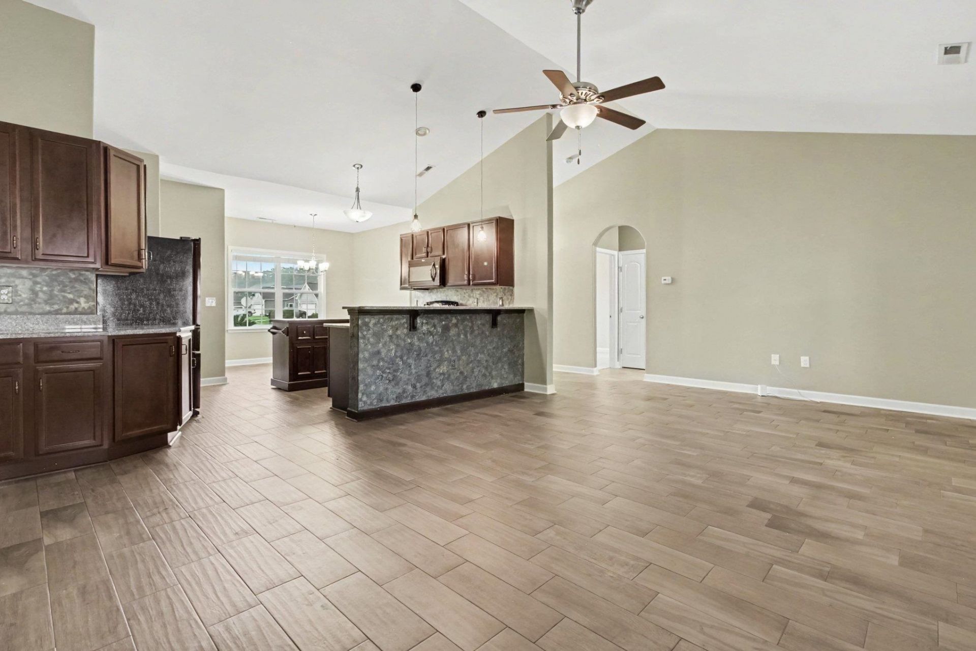 2708 Desert Rose St. Photo 7