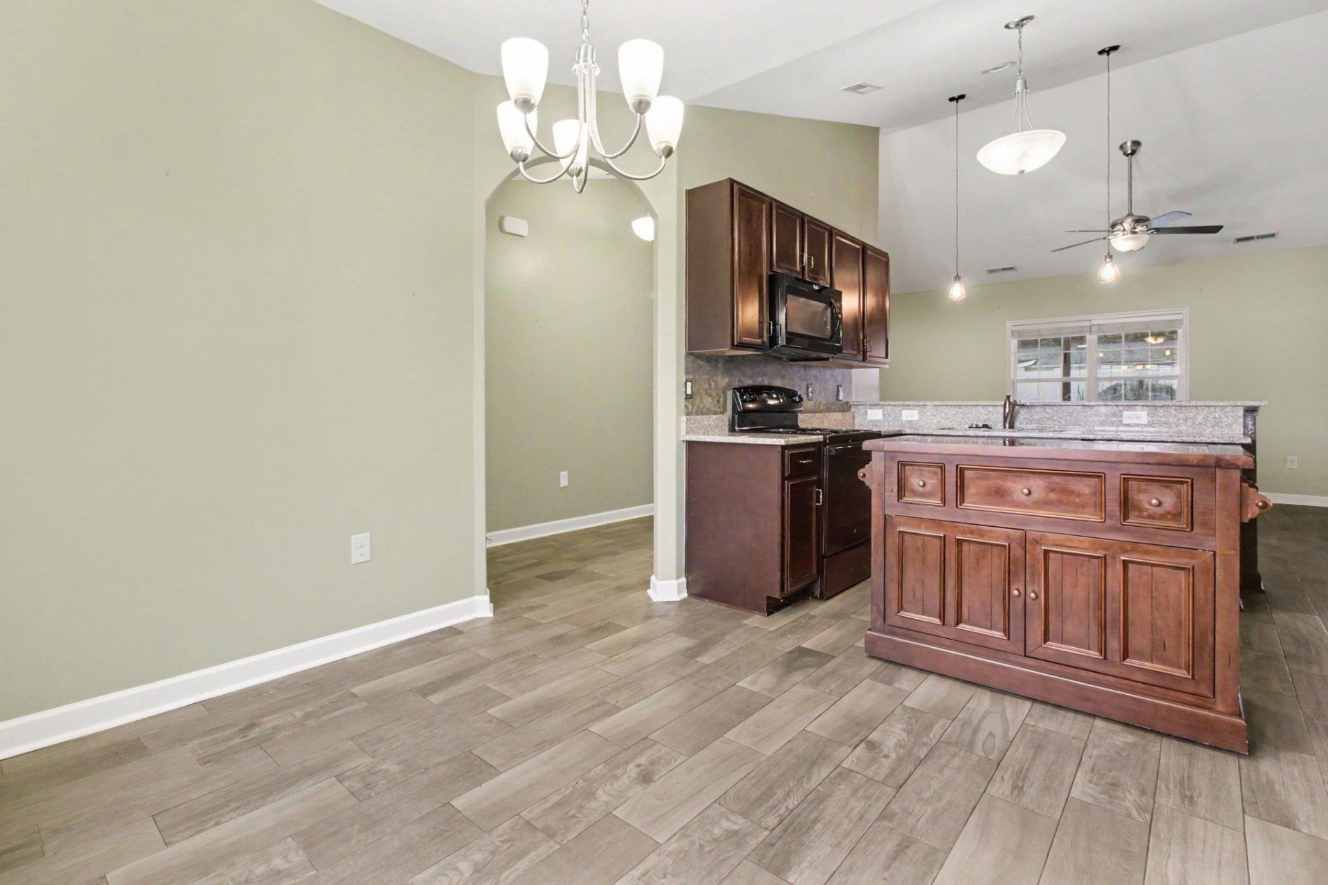 2708 Desert Rose St. Photo 8