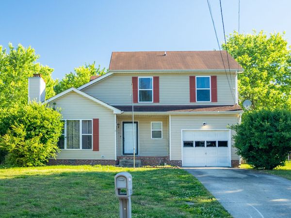 312 Broadmore Dr, Clarksville, TN 37042