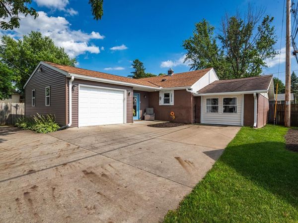 2910 Fairchild STREET E, La Crosse, WI 54601