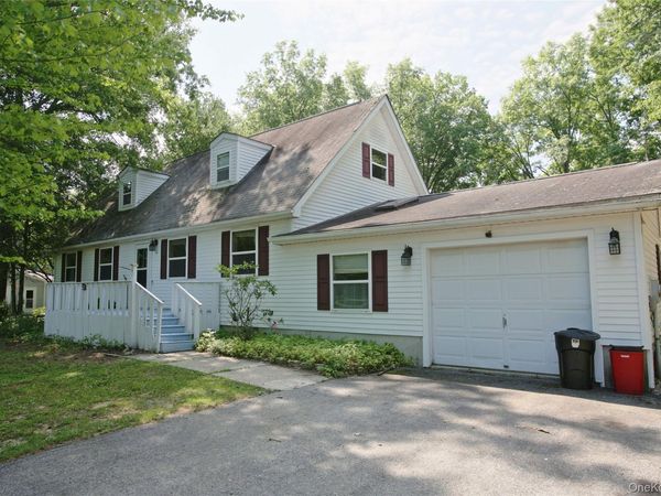 16 Elizabeth Drive, Tivoli, NY 12583