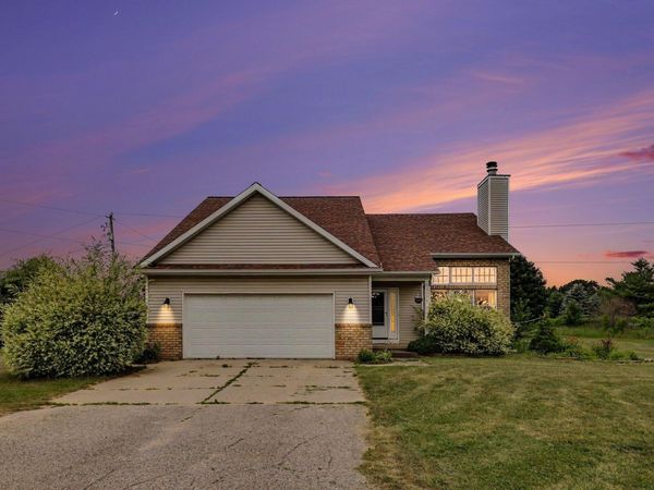 13575 Shaner Avenue NE, Cedar Springs, MI 49319