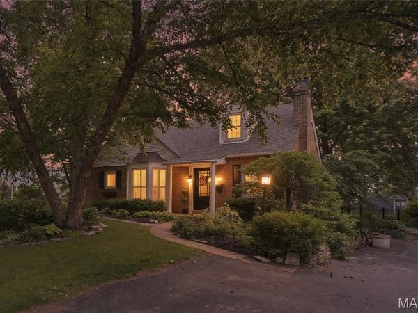 1439 S Elm Avenue, Webster Groves, MO 63119