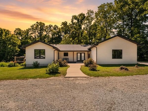 7572 Best Lane, Alhambra, IL 62001