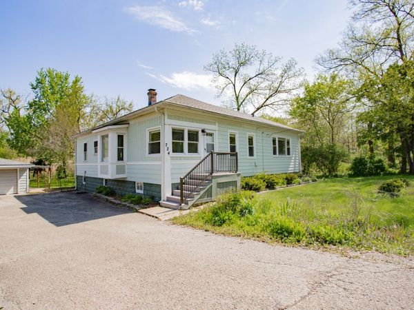 22W724 Saint Charles Road , Glen Ellyn, IL 60137
