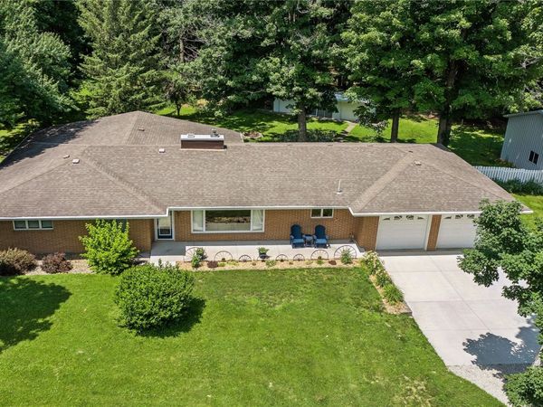 5995 30th Ave Drive , Vinton, IA 52349
