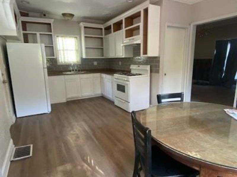 375 Lillian Street, Akron, OH 44307 Photo 6