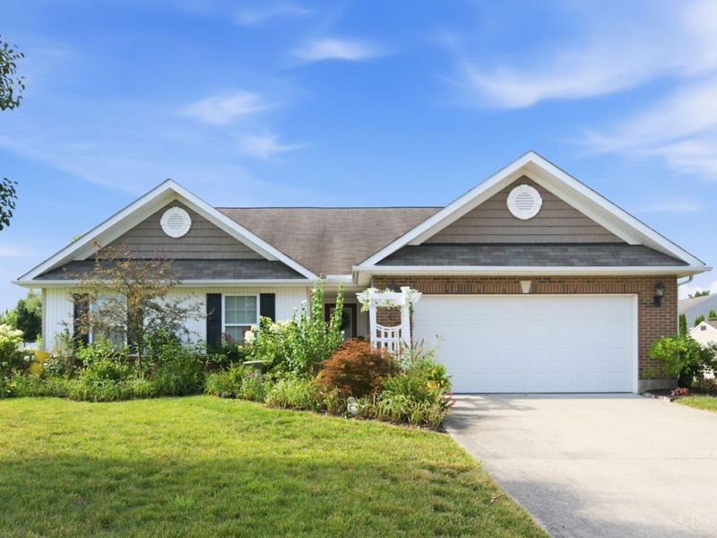 61 Ascot Glen Drive, Franklin, OH 45005 Photo 1
