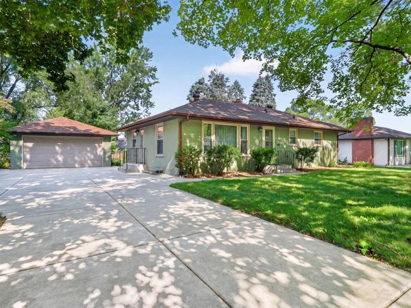 3083 Wilder Street N, Roseville, MN 55113
