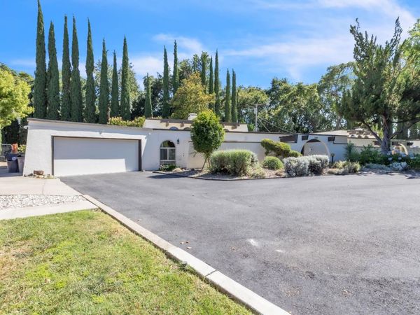 1160 Silver Lake Dr, Sacramento, CA 95831