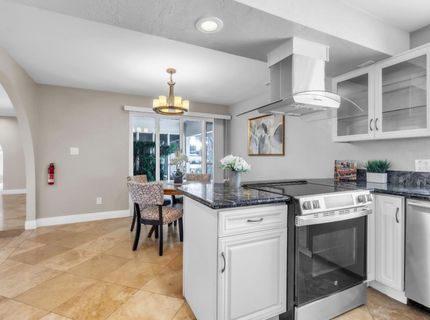 1160 Silver Lake Dr, Sacramento, CA 95831 Photo