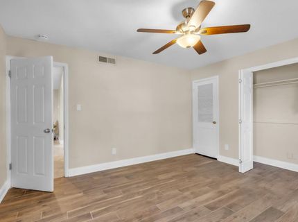 1160 Silver Lake Dr, Sacramento, CA 95831 Photo