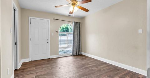 1160 Silver Lake Dr, Sacramento, CA 95831 Photo