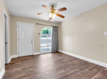 1160 Silver Lake Dr, Sacramento, CA 95831 Photo