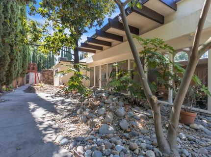 1160 Silver Lake Dr, Sacramento, CA 95831 Photo