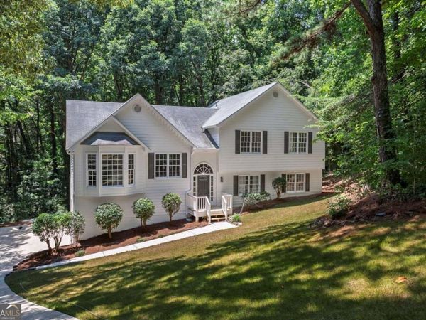 132 Springwater Trace, Woodstock, GA 30188