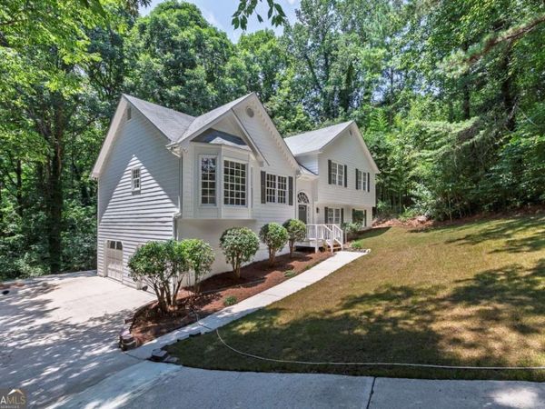 132 Springwater Trace, Woodstock, GA 30188