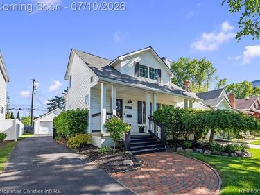 16268 Kirkshire Avenue, Beverly Hills Vlg, MI 48025