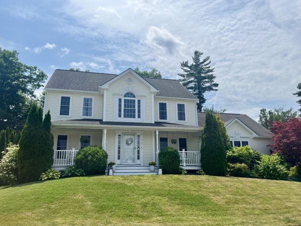 35 Brunelle Dr, Rutland, MA 01543