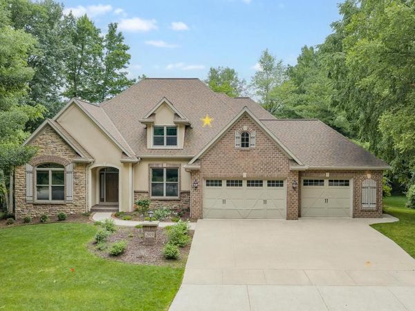 2919 SHELTER CREEK COURT, Green Bay, WI 54313