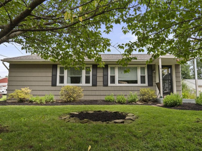 1136 Pike Street SW, Pataskala, OH 43062 Photo 1