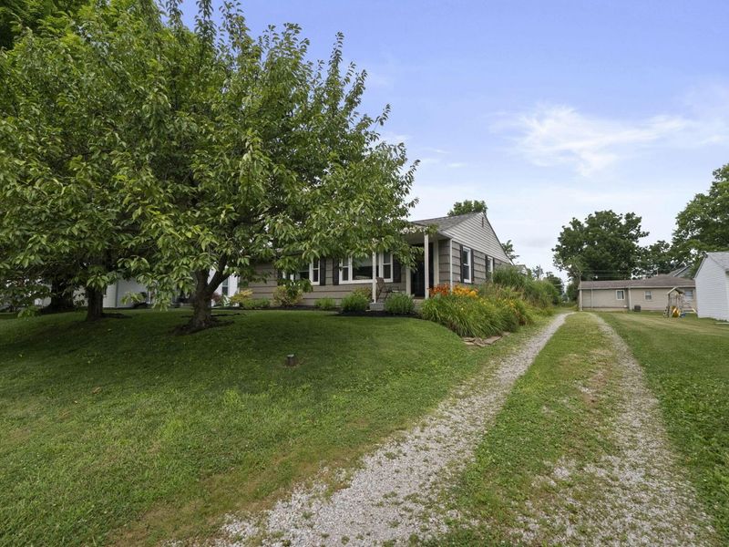 1136 Pike Street SW, Pataskala, OH 43062 Photo 2