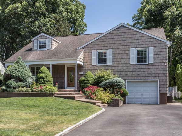 138 Brook Street, Garden City, NY 11530